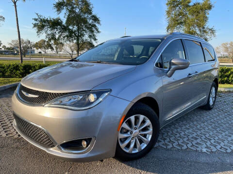 2018 Chrysler Pacifica for sale at Vogue Auto Sales in Pompano Beach FL