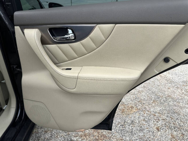 2011 Infiniti FX35