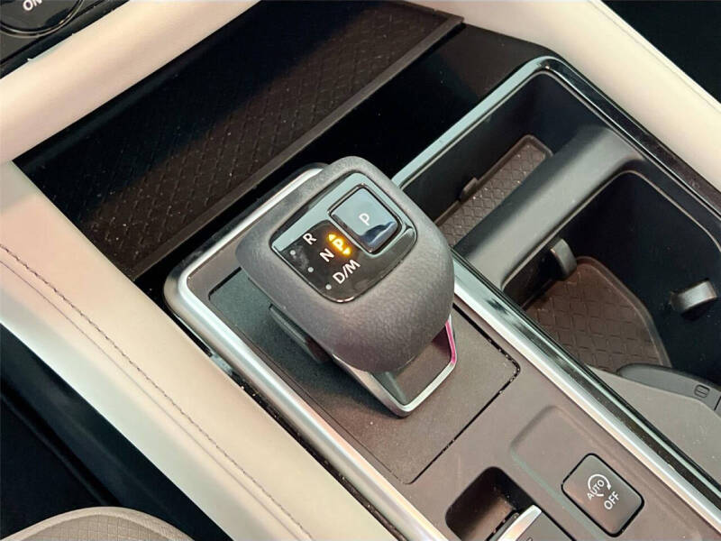 2022 Nissan Pathfinder SV