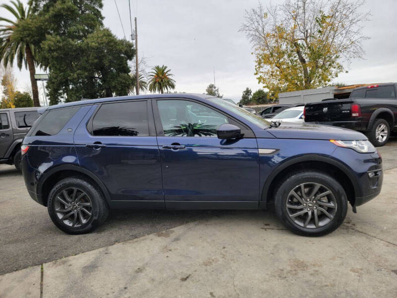 2017 Land Rover Discovery Sport SE photo 5