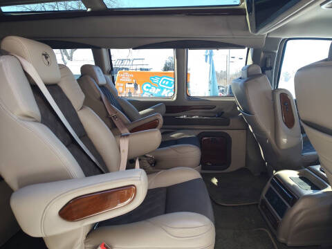 2023 GMC Savana 2500