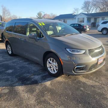 2022 Chrysler Pacifica for sale at Cooley Auto Sales in North Liberty IA