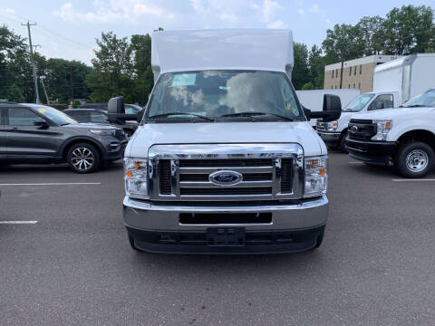 2022 Ford E-Series Chassis