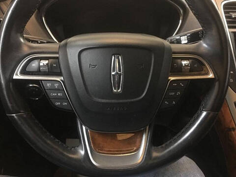 2019 Lincoln Nautilus Select