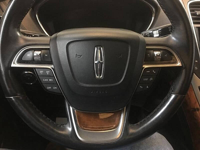 2019 Lincoln Nautilus Select