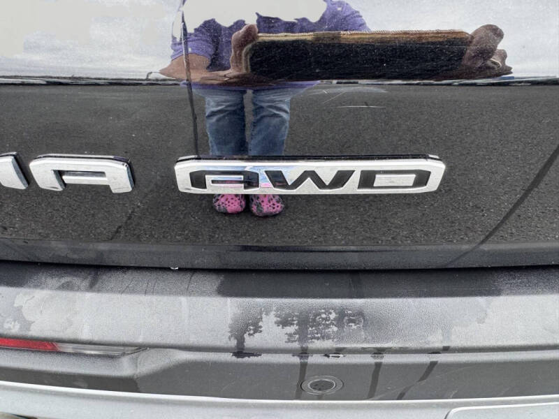 2025 GMC Acadia Elevation