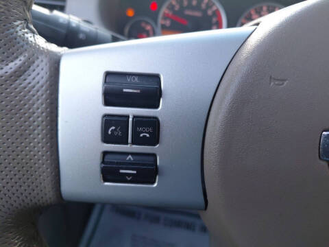 2012 Nissan Pathfinder LE
