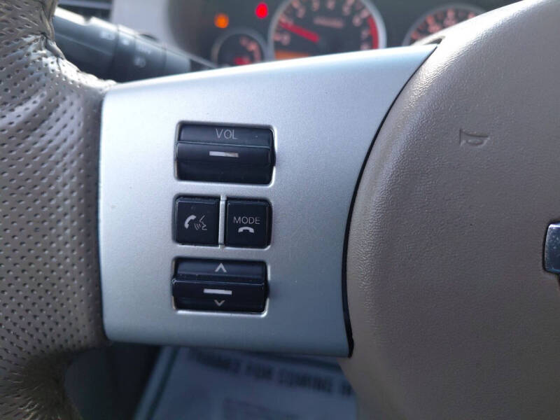 2012 Nissan Pathfinder LE