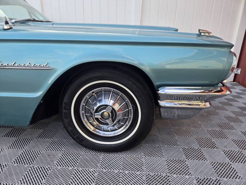 1964 Ford Thunderbird