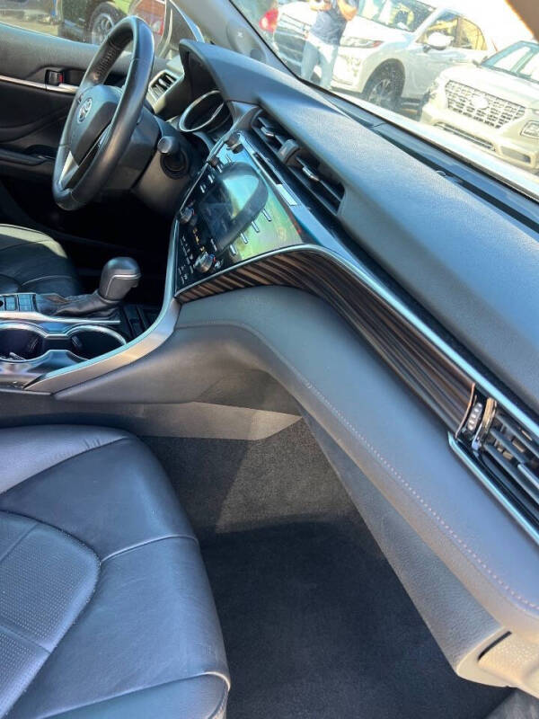 2018 Toyota Camry Hybrid XLE