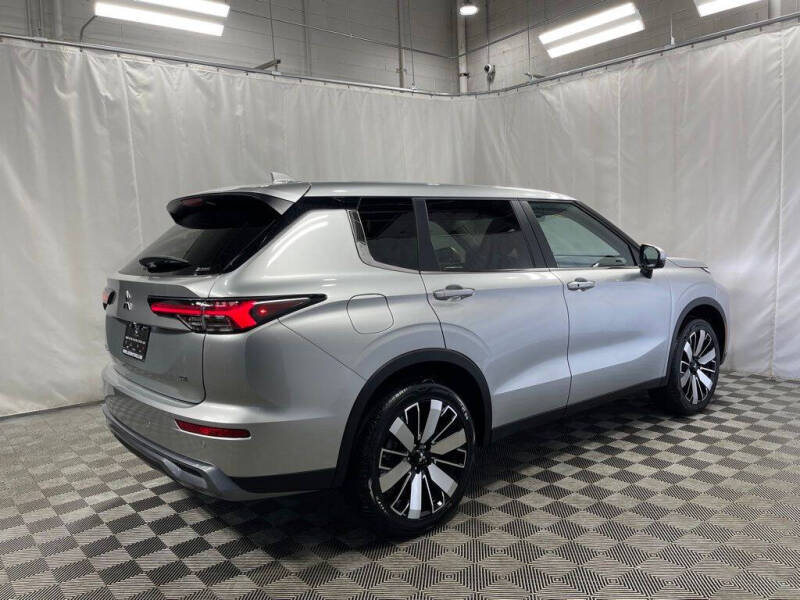 2025 Mitsubishi Outlander SE