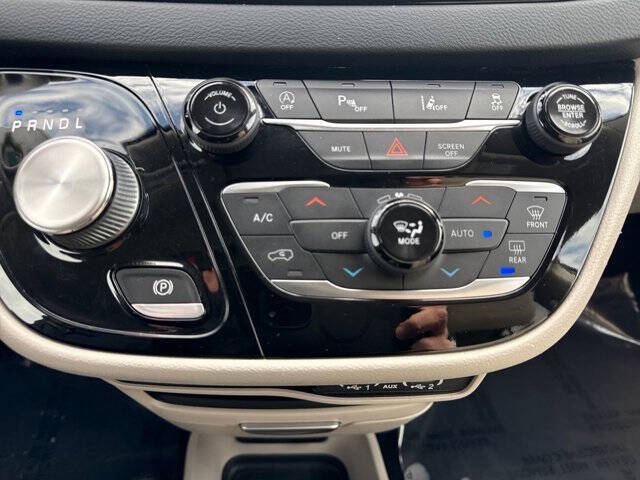 2021 Chrysler Pacifica Touring L