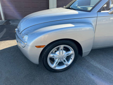 2004 Chevrolet SSR LS