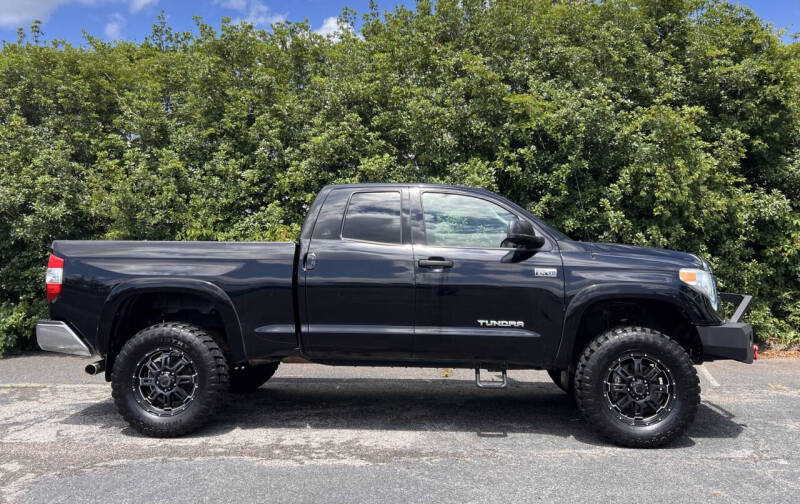 2014 Toyota Tundra SR5