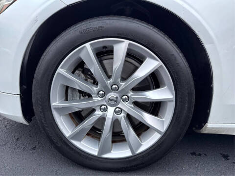 2019 Volvo S90 T6 Momentum