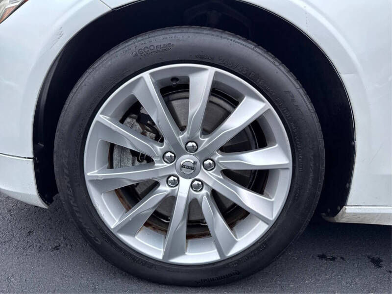 2019 Volvo S90 T6 Momentum