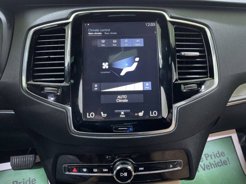 2016 Volvo XC90 T6 Momentum