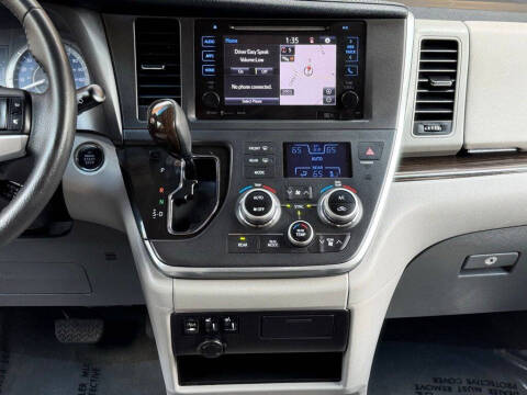 2017 Toyota Sienna