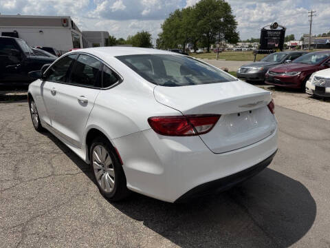 2016 Chrysler 200 LX