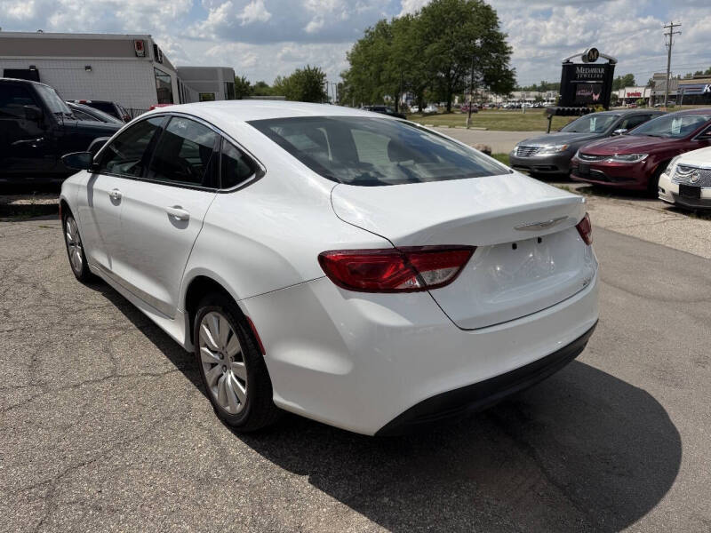 2016 Chrysler 200 LX