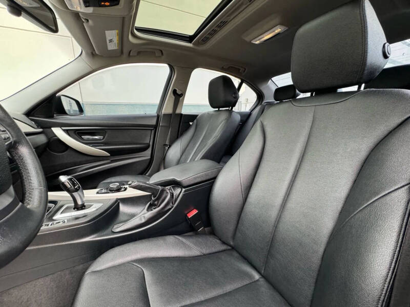 2014 BMW 3 Series 320i