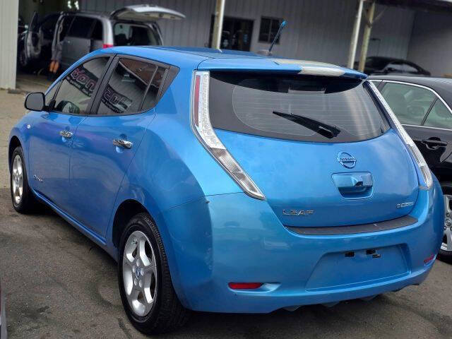 2011 Nissan LEAF SL