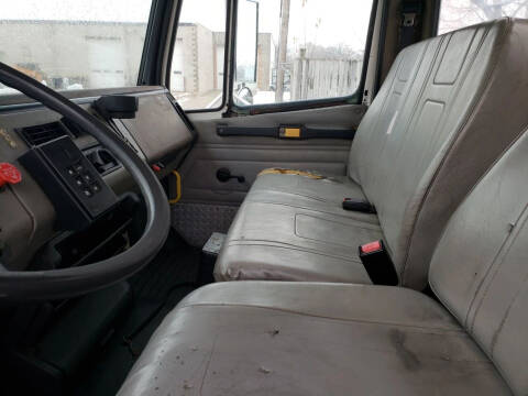 2001 Freightliner FL80