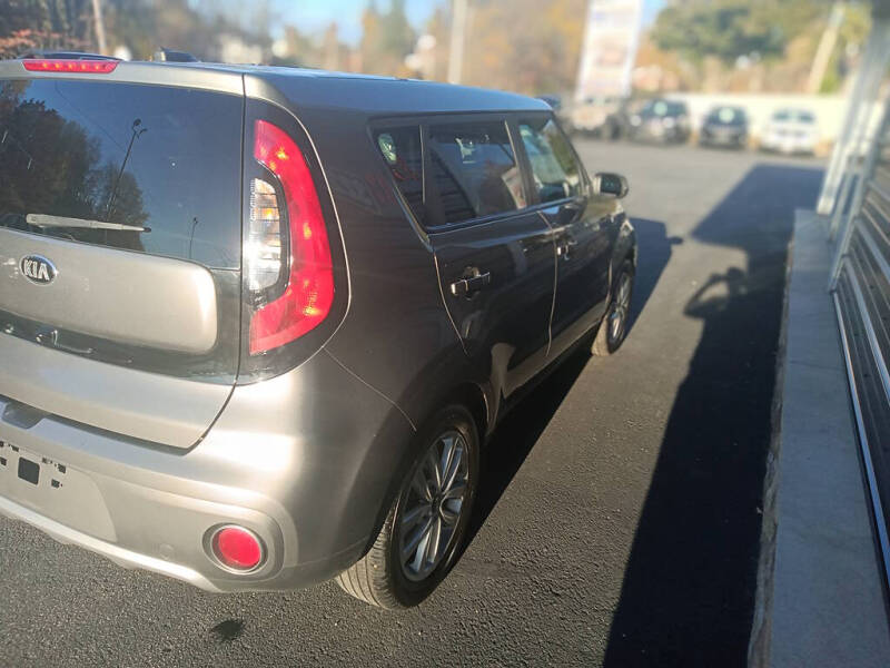 2017 Kia Soul +