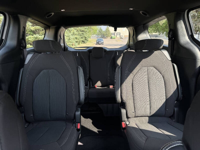 2024 Chrysler Pacifica Touring
