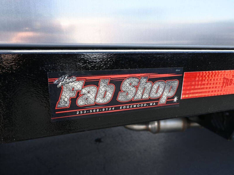 2024 Isuzu NPR HD 1F2