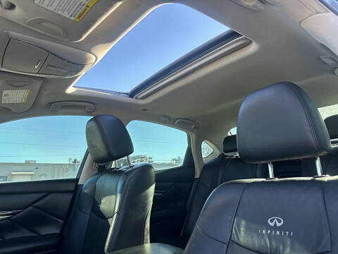 2013 Infiniti M37