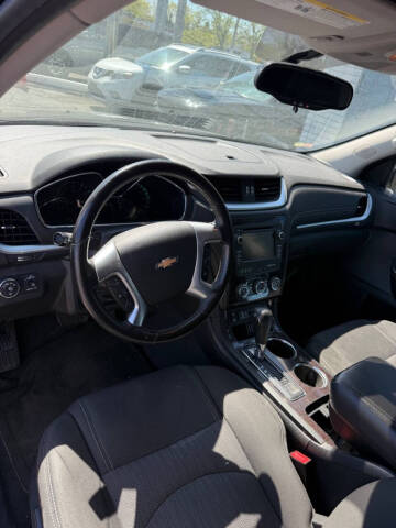 2017 Chevrolet Traverse LT