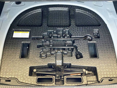 2022 Toyota Camry Hybrid XLE