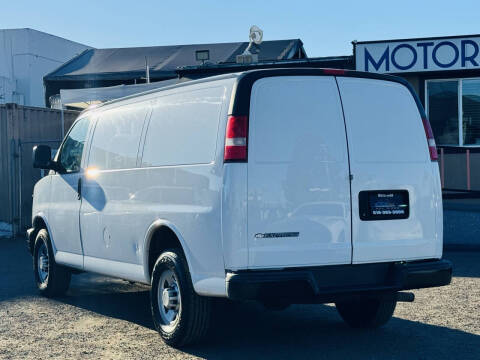 2017 Chevrolet Express 2500