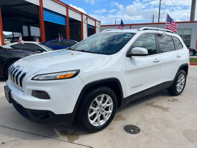 2018 Jeep Cherokee  - $18,797