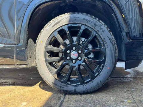 2022 GMC Acadia Denali