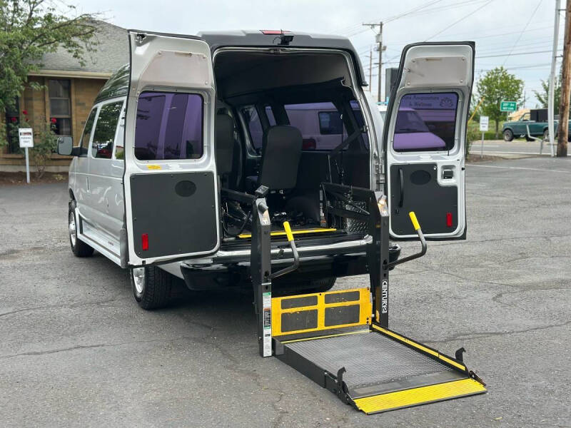 2012 Ford E-Series E-350 SD