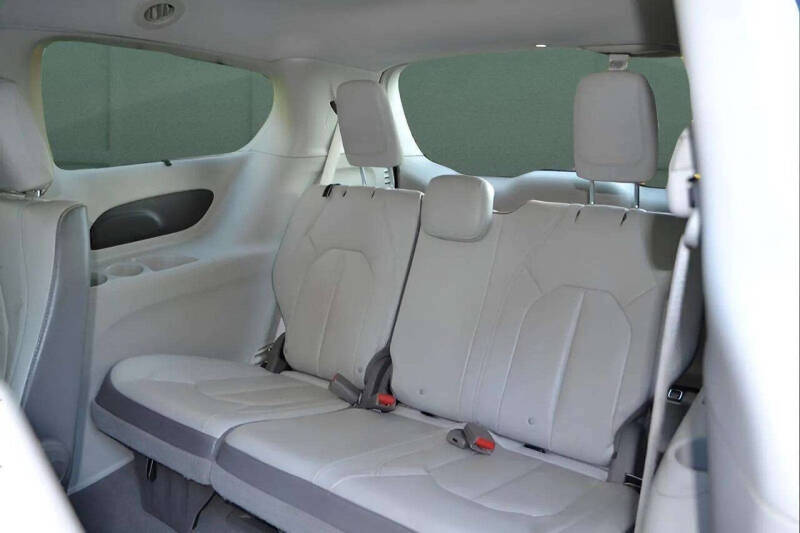 2017 Chrysler Pacifica Touring-L