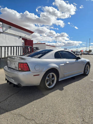 2004 Ford Mustang GT Deluxe