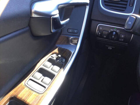 2017 Volvo V60 Cross Country T5 Premier