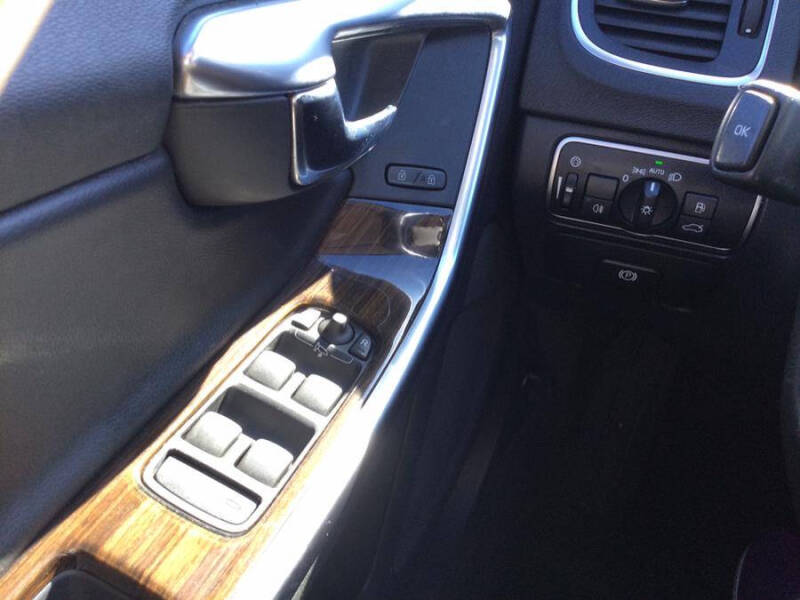 2017 Volvo V60 Cross Country T5 Premier