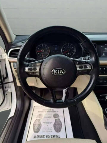 2019 Kia Cadenza Premium