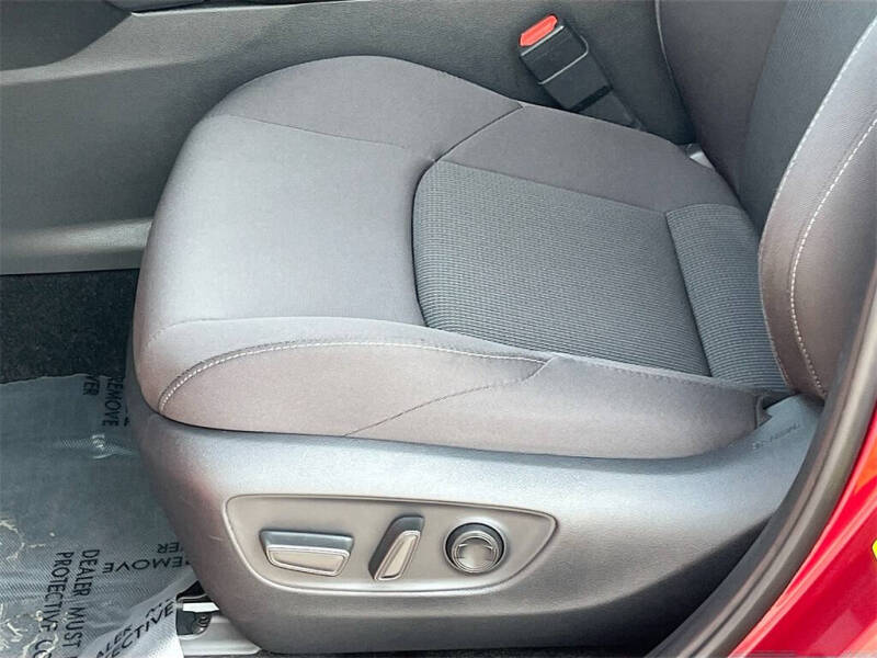 2024 Toyota Venza LE