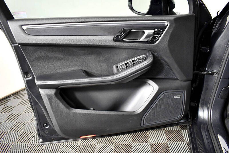 2017 Porsche Macan GTS