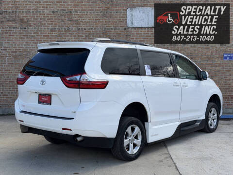 2017 Toyota Sienna LE Mobility 7-Passenger