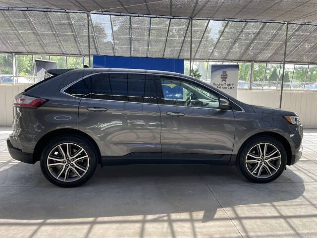 2022 Ford Edge Titanium