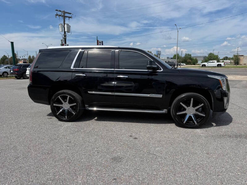 2016 Cadillac Escalade Luxury Collection