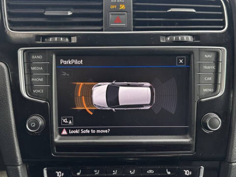 2017 Volkswagen Golf R 4Motion