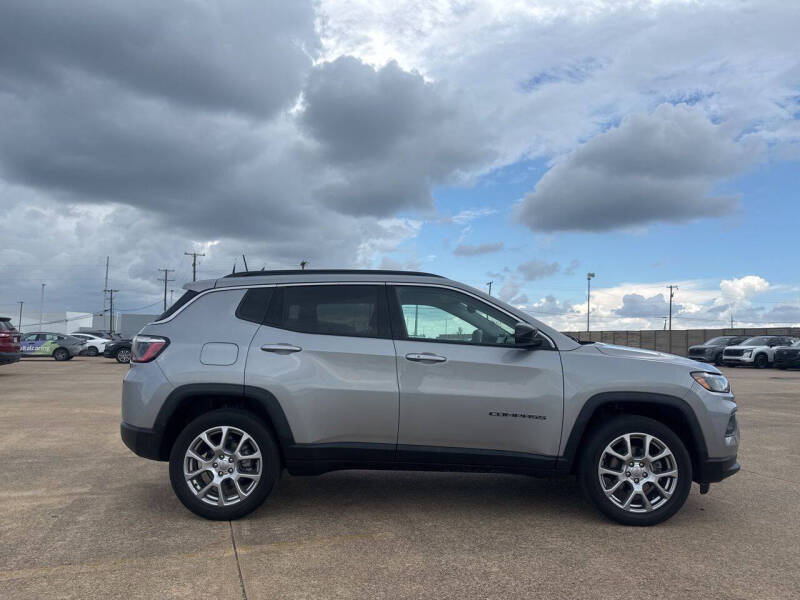 2022 Jeep Compass Latitude Lux