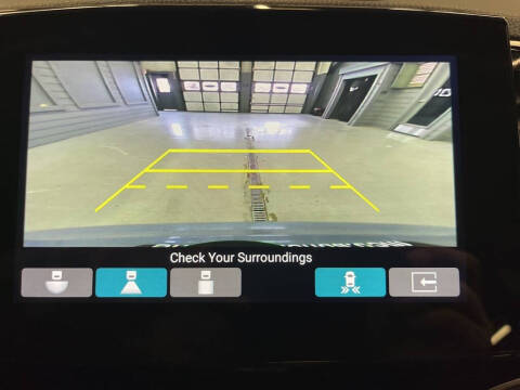 2022 Honda Pilot Touring w/Rear Captain's Chairs